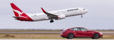 Qantas 737 VS Tesla Model S